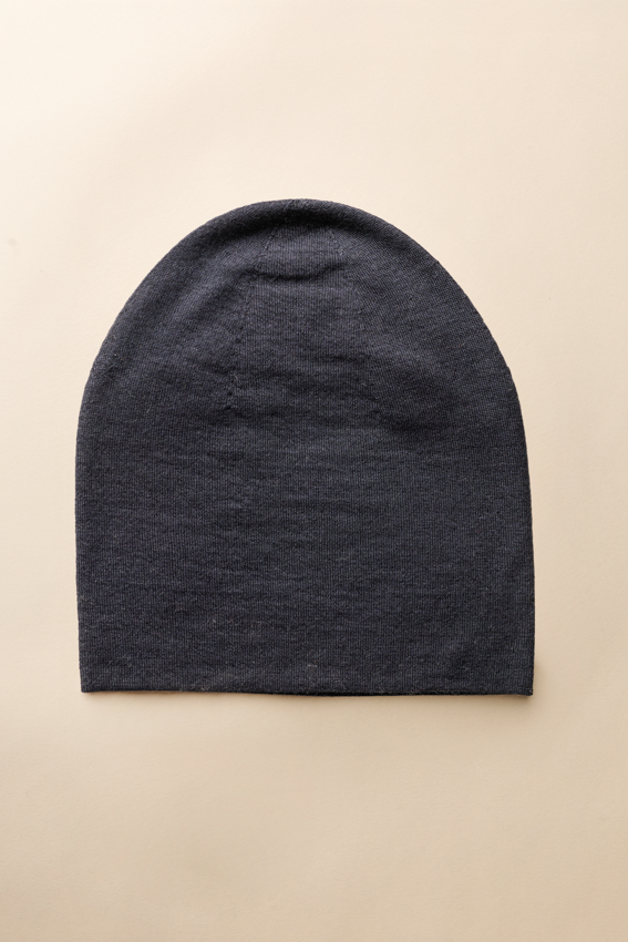 Flap Me Mütze in Carbon Farbswatch – WARM ME Kaschmir