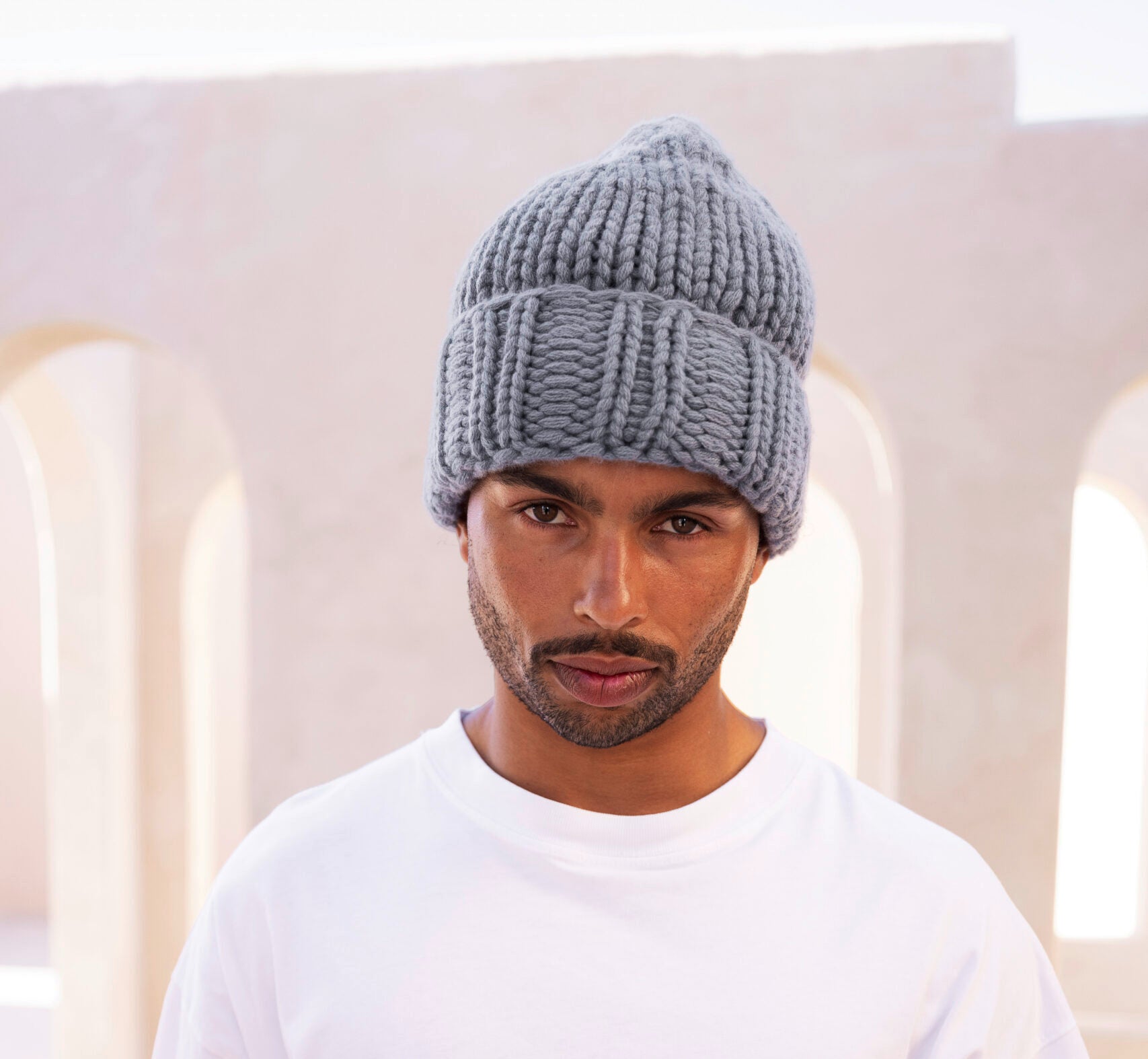 Ari Mütze in Stormy Weather getragen – handgestrickte Kaschmir Beanie WARM ME