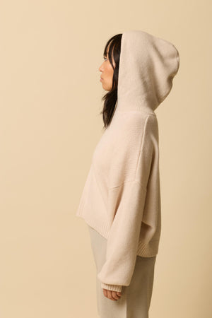 Camille Hoodie in Slightly Pink mit aufgesetzter Kapuze – WARM ME Kaschmir