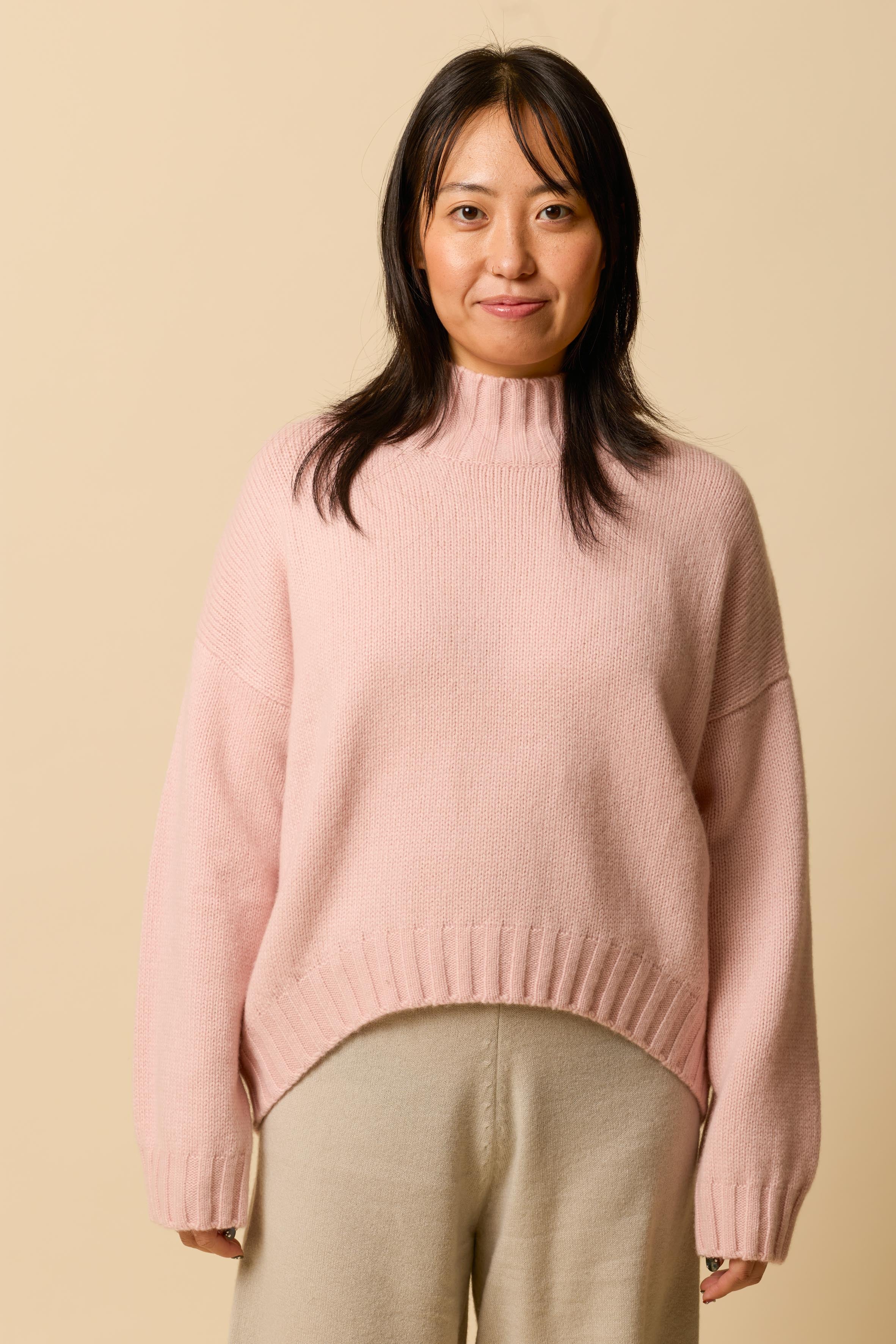 Mala Pullover getragen – Kaschmir Pullover Damen von WARM ME